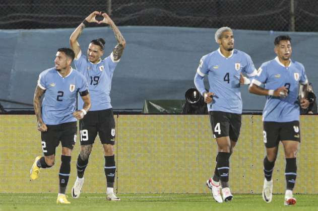 Uruguay venció 3-0 a Bolivia en el último adiós de Moreno Martins con la selección