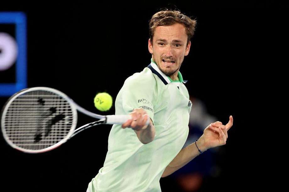 Daniil Medvedev venció a Felix Auger-Aliassime y fue el último en clasificar a las semifinales del Abierto de Australia.