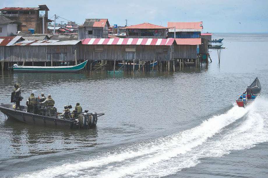 Los enfrentamientos entre grupos armados por las rutas del narcotráfico han puesto en riesgo a comunidades negras e indígenas en Nariño. / AFP