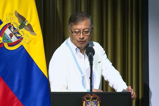 El presidente Petro en el relanzamiento de la CSIVI y la CNGS en el Centro de Memoria, Paz y Reconciliación.