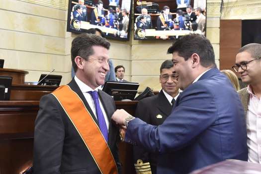 A Molano fue homenajeado con la Orden de Gran Cruz del Senado en la recta final de su paso por el Ministerio de Defensa.