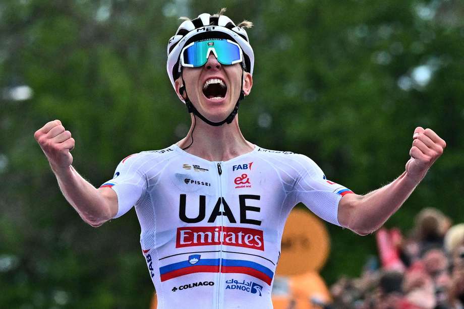 El ciclista esloveno Tadej Pogacar (Uae Team Emirates)ganador de la segunda etapa y líder del Giro de Italia 2024. EFE/LUCA ZENNARO
