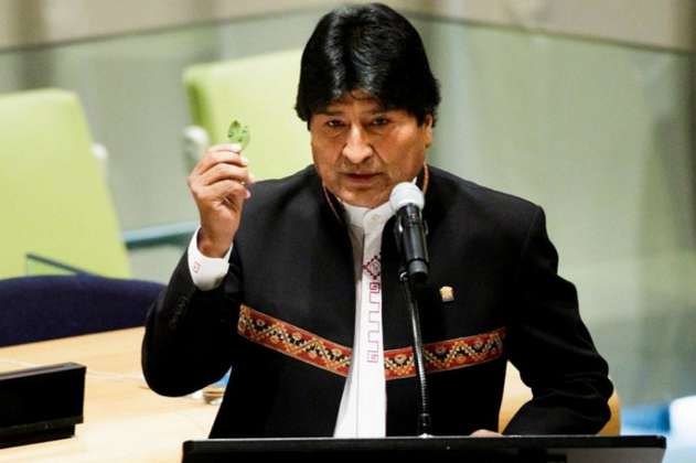 Evo Morales propone despenalizar mascado de la hoja de coca en el mundo