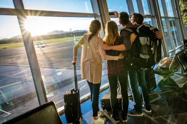 Más de medio millón de personas viajarán en avión este fin de semana en Colombia