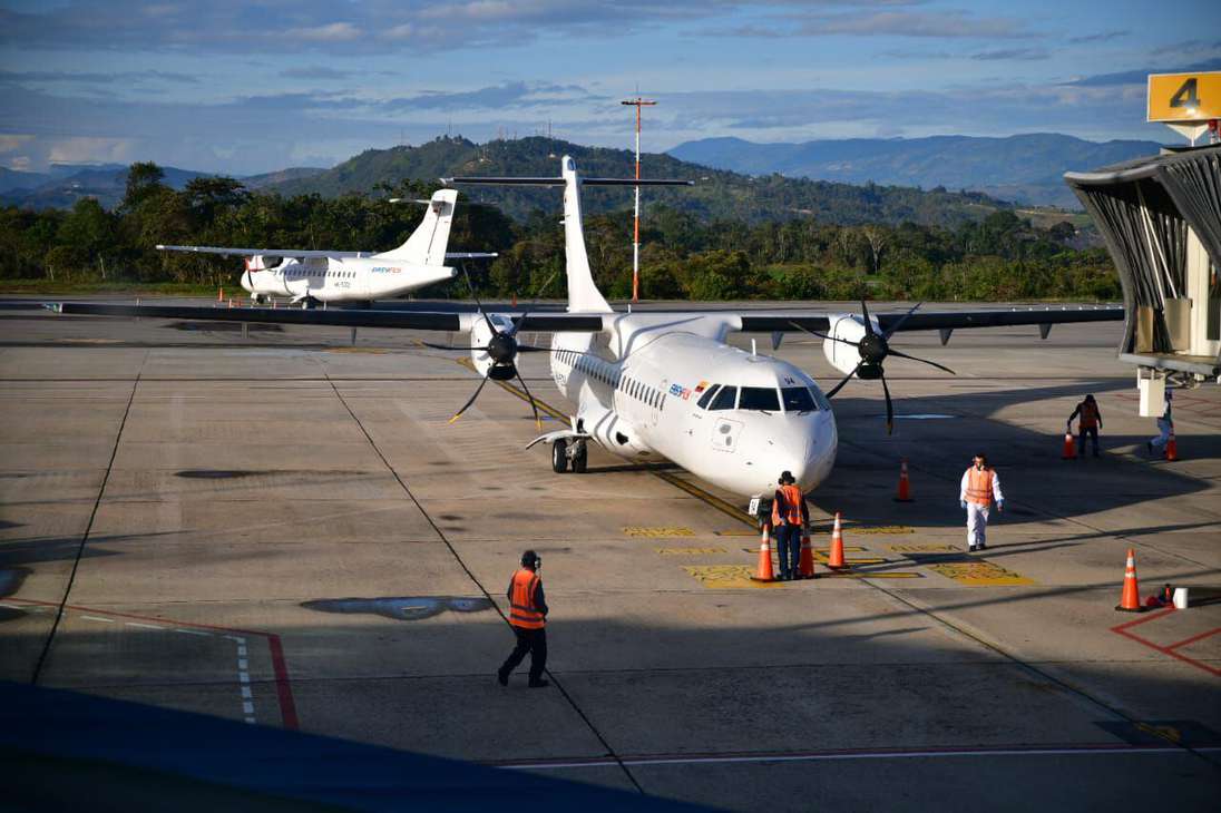 “El primer vuelo piloto Bucaramanga-Cúcuta se realiza bajo estrictos protocolos de bioseguridad y representa un paso significativo para iniciar progresivamente la reactivación del transporte aéreo  de pasajeros a nivel doméstico ¡Protegiendo la vida y salud!”, dijo Ángela María Orozco, ministra de Transporte.