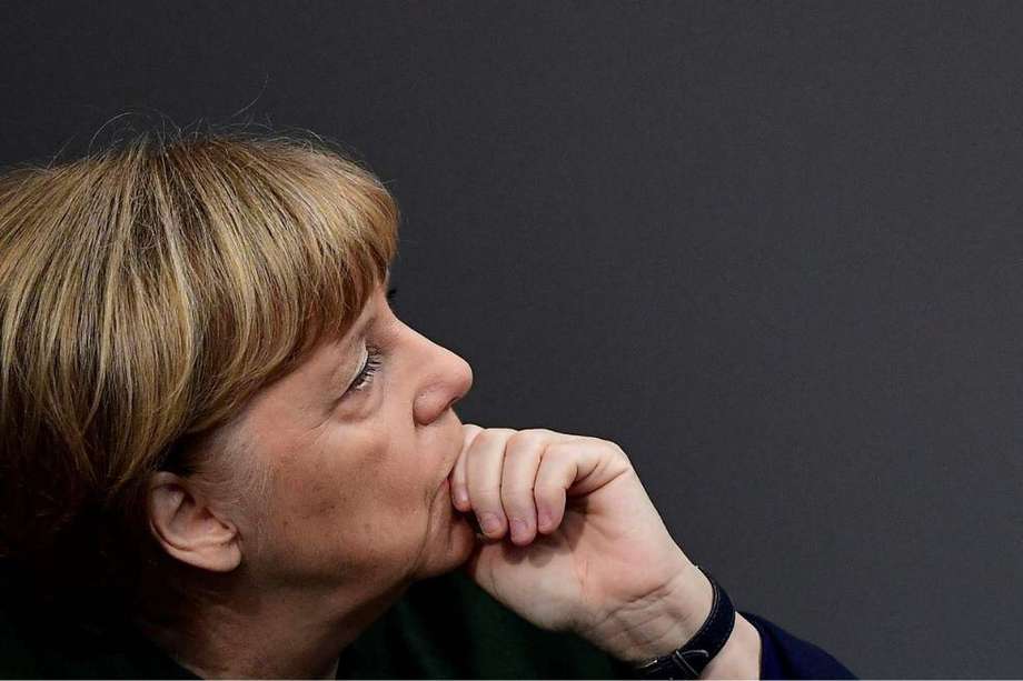 Tras 16 años en el poder con una popularidad "inoxidable" y al cabo de una sucesión mal preparada, Angela Merkel se dispone a dejar el cargo de canciller.