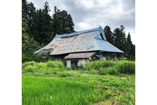 Casa abandonada en la región de Yamagata, al norte de Japón.