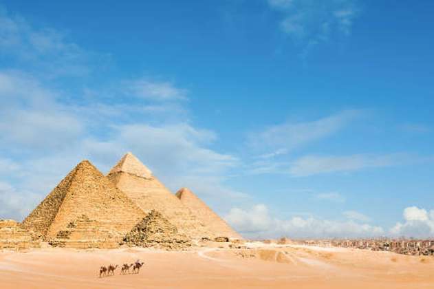 Polémica en Egipto por el proyecto de renovación de una pirámide en Guiza