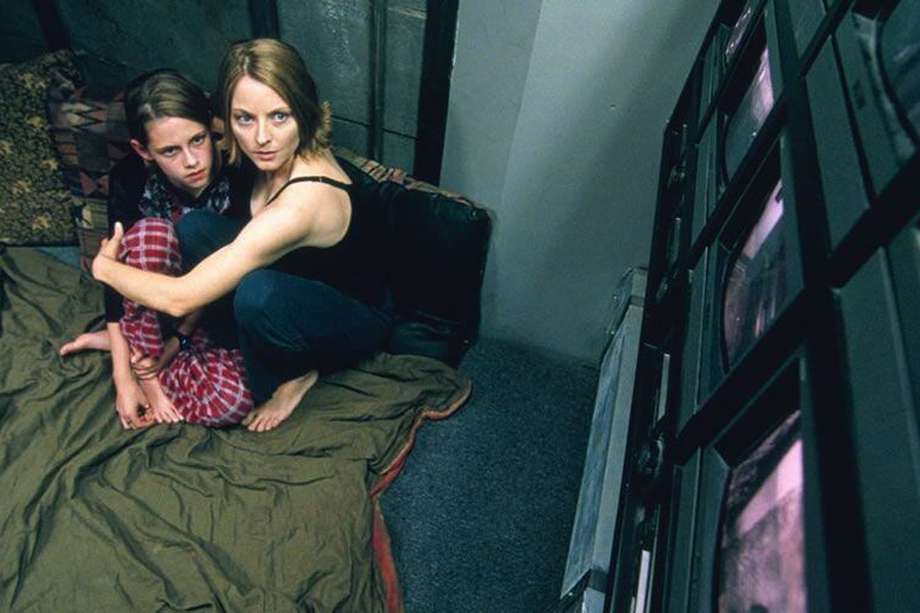 La Habitación del Pánico (cuyo título original en inglés es Panic Room) es una película estadounidense de misterio y suspenso de 2002, protagonizada por Jodie Foster como una madre divorciada y Kristen Stewart, su hija. Dirigida por David Fincher.