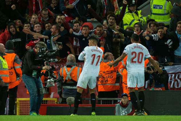 Muriel realiza una asistencia en empate de Sevilla ante Liverpool