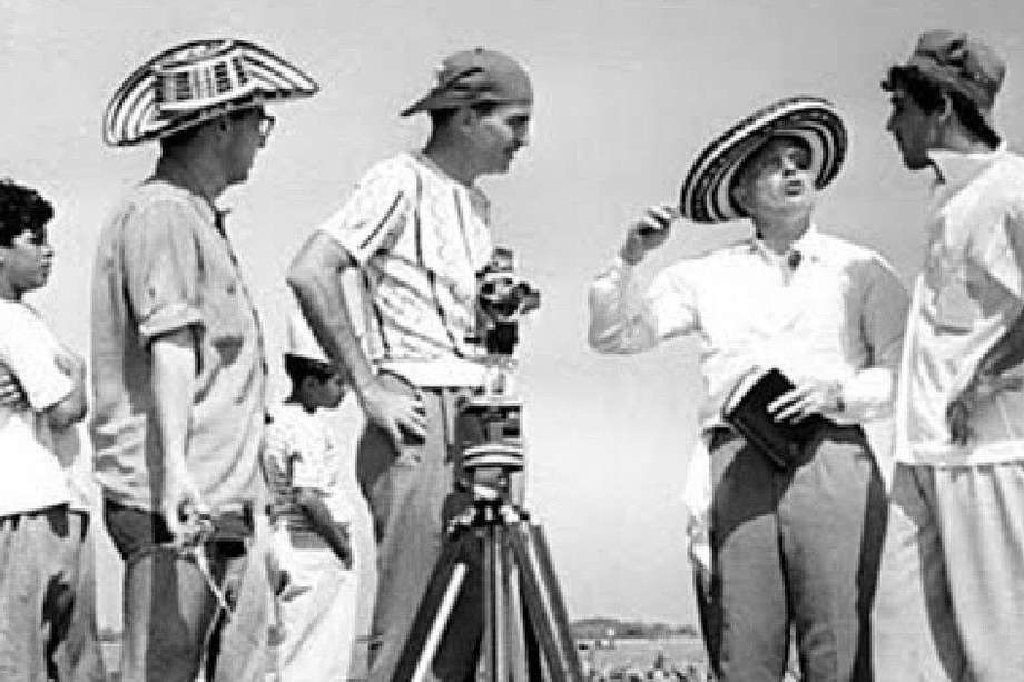 "La langosta azul", dirigida por Cepeda Samudio junto con Enrique Grau Araújo, Luis Vicens, y Gabriel García Márquez, fue lanzada en 1954 y es considerada la primera película de cinearte en el Caribe.
