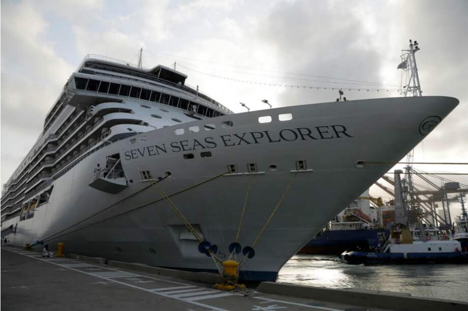 El barco de la naviera Regent Seven Seas Cruises se destaca por sus fastuosas suites, sus obras pictóricas originales y sus interiores elaborados con materiales de las más alta calidad. / EFE