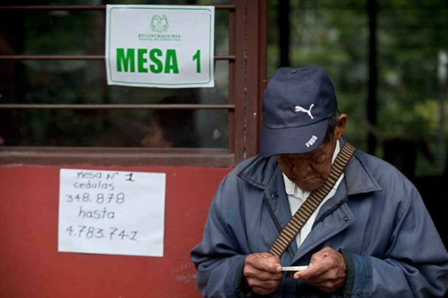 La respuesta a la denuncia precisa de la Misión de Observación Electoral sobre posible trashumancia para afectar las elecciones no puede ser la inacción institucional. / AFP