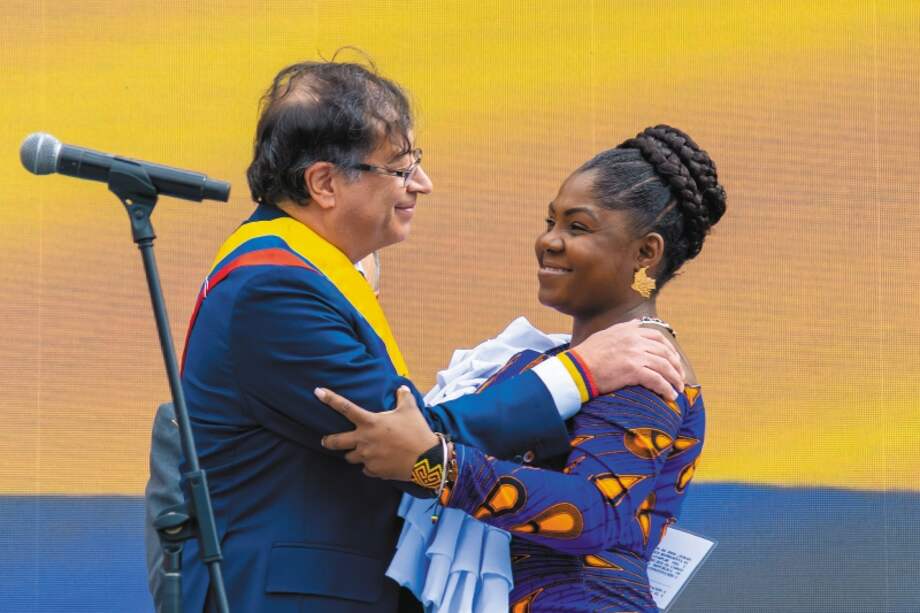 Gustavo Petro y Francia Márquez se posesionaron como Presidente y Vicepresidenta de Colombia el 7 de agosto en la Plaza de Bolívar. / AFP