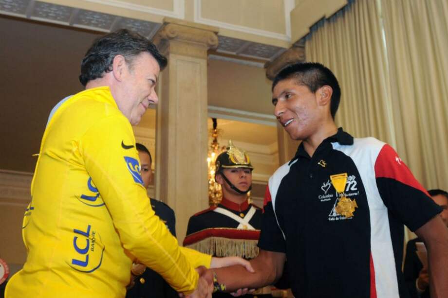 Luego de condecorar a Nairo Quintana, campeón del Tour de L’Avenir, con la Cruz al Mérito Deportivo, el Presidente Juan Manuel Santos le dijo al ciclista boyacense que él es un ejemplo para todos los compatriotas.