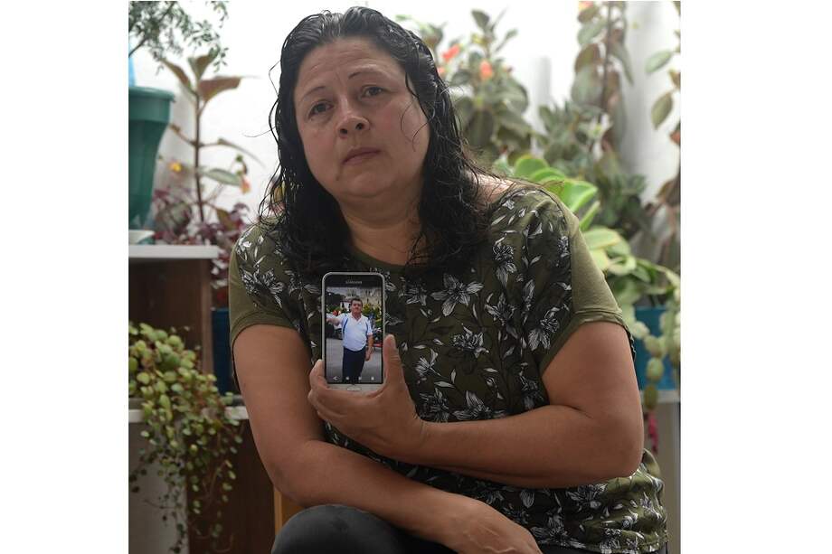 Sandra Martínez perdió a su esposo, Roberto Ruiz, el 14 de julio.