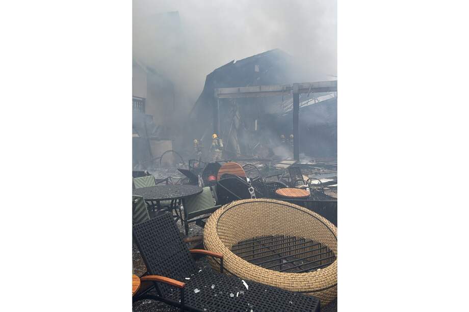 La aeronave se estrelló “contra la chimenea de un edificio, luego contra el segundo piso de una casa y después cayó sobre una tienda de muebles”, informó en una nota la Secretaría de Seguridad Pública de Río Grande del Sur.