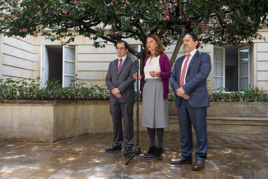 Vicepresidenta Marta Lucía Ramírez, en compañía de Francisco Barbosa, consejero presidencial para los Derechos Humanos, y Miguel Ceballos, Alto Comisionado de Paz. / Cortesía vicepresidencia.