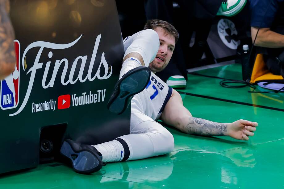Luka Doncic y sus Mavericks de Dallas caen 2-0 en la serie ante los Celtics de Boston, en la final de la NBA. ¿Podrán levantarse?. EFE/EPA/CJ GUNTHER