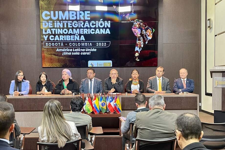 Como resultado de la Cumbre de Integración Latinoamericana y Caribeña se suscribió una declaración que firmaron 28 parlamentarios de países de la región.