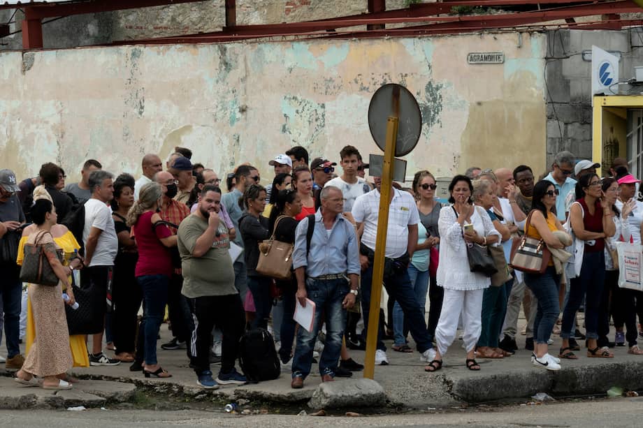 La Oficina de Aduanas y Protección Fronteriza de Estados Unidos dio a conocer el sábado que en 2023 registró más de 153.000 entradas irregulares de cubanos a su país.