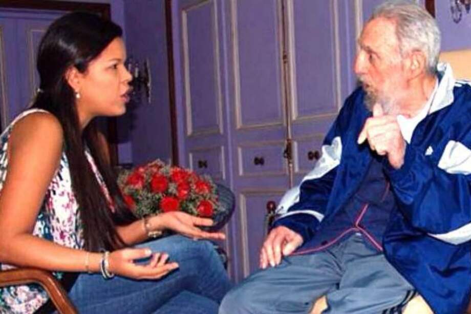 Hija de Hugo Chávez se reúne con Fidel Castro