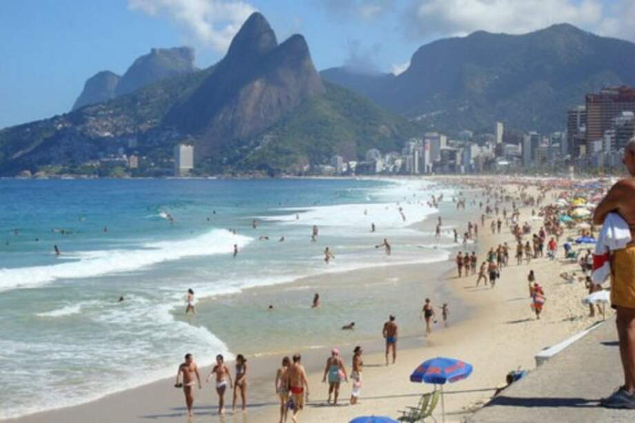 Brasileñas exigen la legalización del "topless" en Río de Janeiro