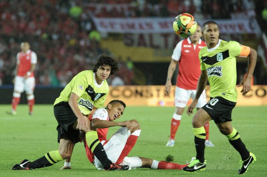 Las caras alegres de Santa Fe empezaron a cambir a partir del minuto 80, cuando Nacional inició una seria ofensiva / Gabriel Aponte
