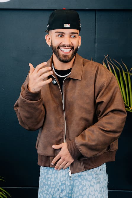 “Siento que por más de que la vida vaya muy rápido, no quiere decir que tú tengas que vivirla rápido. Puedes estar haciendo muchas cosas, pero todo vivirlo en un mood de parche y en un mood feliz”.
