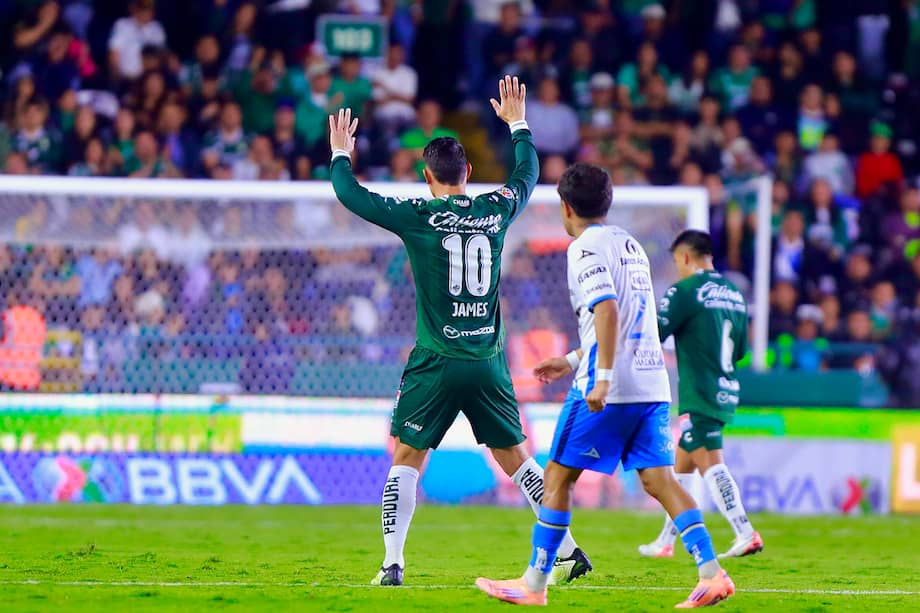 El colombiano jugó su último partido con el Club León en la derrota 1-2 contra Puebla por la última jornada del Apertura. Fue titular y recibió la ovación del público en su despedida tras una etapa irregular en el fútbol mexicano.