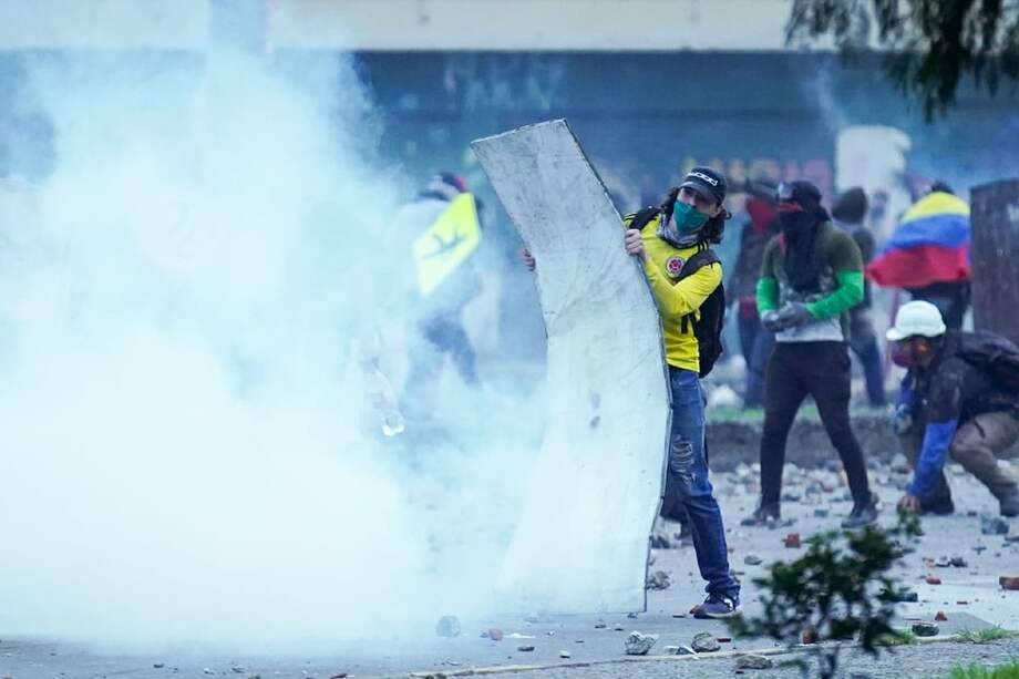 Imagen Referencia -
enfrentamientos entre manifestantes y agentes del ESMAD en el Valle del Cauca.