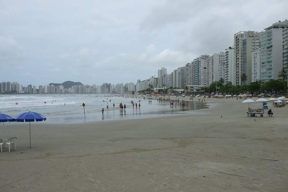 Playa de São Vicente, Brasil. / Wikimedia Commons