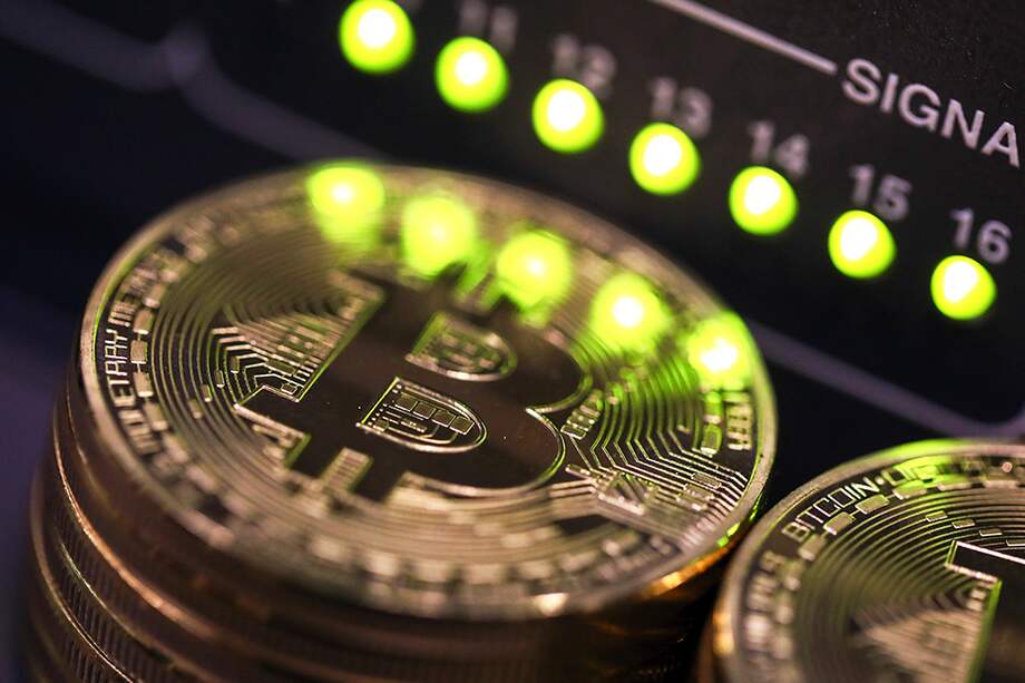 Desde principios de año, el bitcoin ha subido cerca de un 190 %, impulsado por el interés de inversores tradicionales que desconfiaban antes de esta criptomoneda.