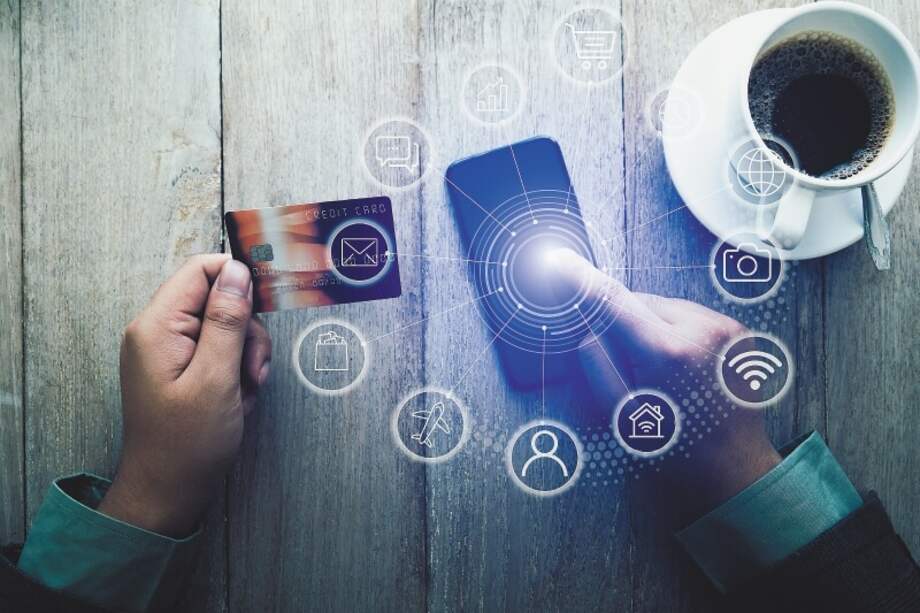 La interacción social cambió los hábitos de consumo, y las nuevas tecnologías están tornándose en los medios de uso para el consumidor. / Getty Images