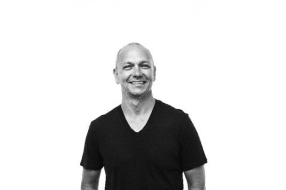 Tony Fadell recomienda: "En cuanto tienes un «por qué» fuerte, tienes la semilla de una gran idea. Pero no puedes construir un negocio sobre una semilla. Primero tienes que descubrir si esa idea es lo bastante fuerte como para cargar con una empresa".