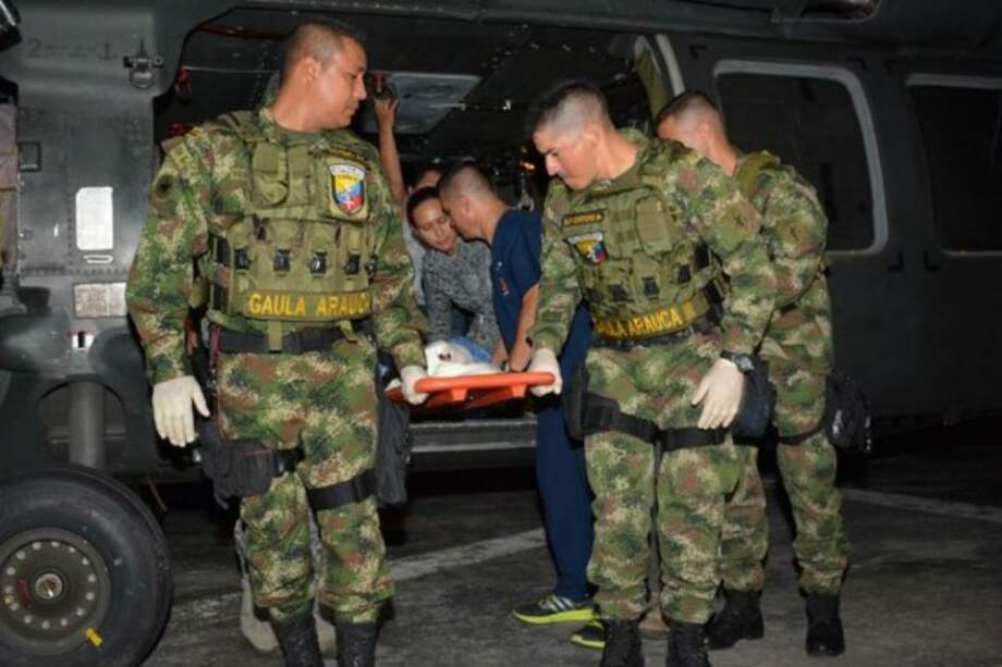 Así fue el traslado de la menor desde Arauquita a Arauca, de donde fue remitida a Bucaramanga. / Foto: Cortesía.