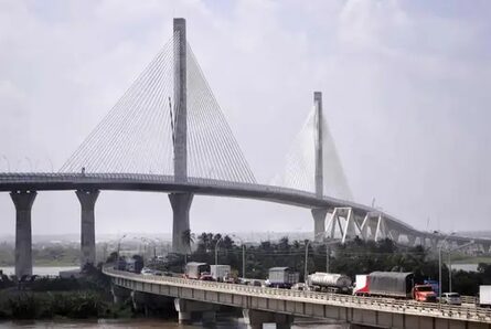 No hay quien tumbe el antiguo puente Pumarejo, en Barranquilla