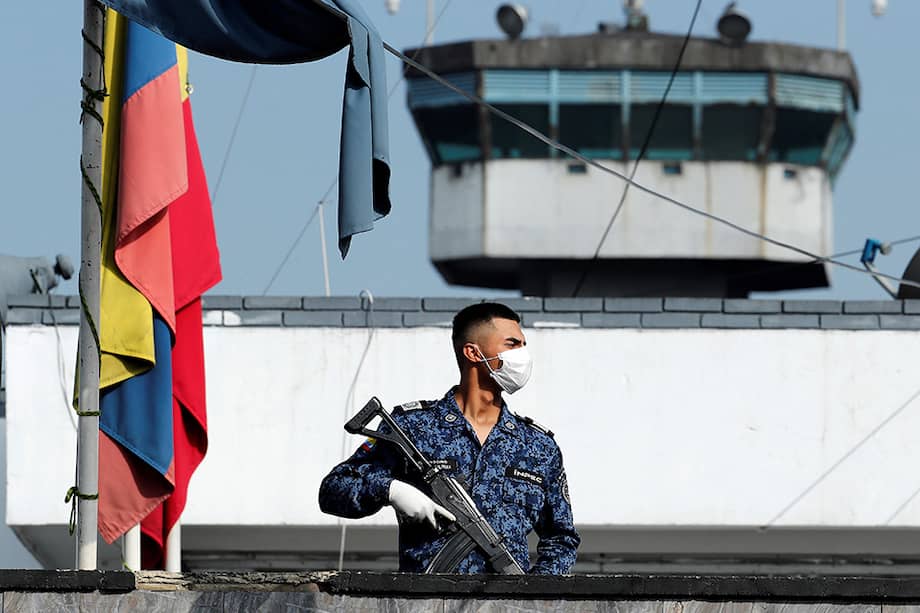 Un motín a finales de marzo dejó 24 presos muertos y 83 heridos en la cárcel La Modelo, en Bogotá.