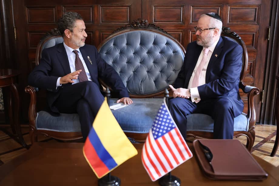 El canciller Omar Bula se reunió con el Embajador Rabino Yehuda Kaplou, delegado de Estados Unidos.