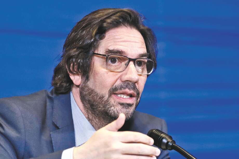 AME3506. BOGOTÁ (COLOMBIA), 15/03/2022.- El jefe adjunto de la Misión de Observación Electoral de la Unión Europea en Colombia, José Antonio de Gabriel, ofrece hoy un balance sobre las elecciones legislativas colombianas y las consultas internas para las presidenciales, en Bogotá (Colombia). EFE/Carlos Ortega