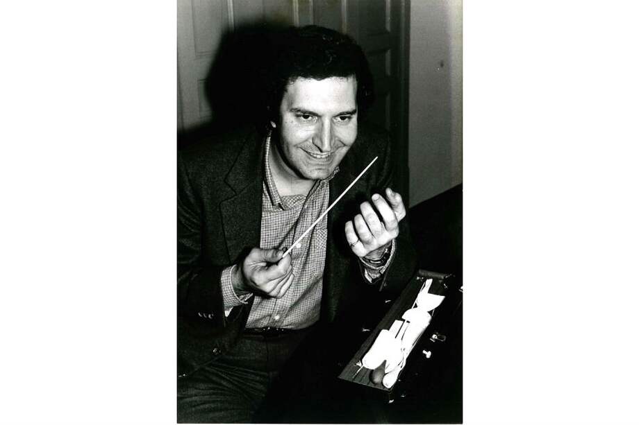 Imagen de Daniel Lipton en su época como director de la Orquesta Sinfónica de Colombia. / Archivo Cromos