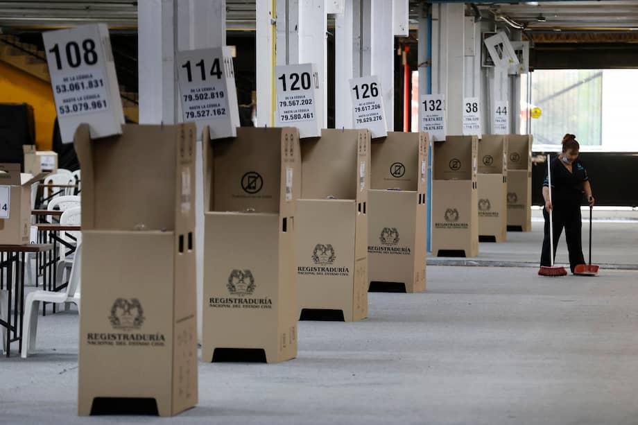 La gente siente que la democracia es algo que sucede lejos de ellos, administrado por una élite. Necesitamos entender que el voto es solo el piso, no el techo.