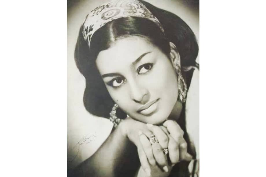 Noralba Santa, Nora, murió en un accidente de tránsito en 1976. Canciones, sueños y objetos, en sincronía, trazan sus líneas de continuación.