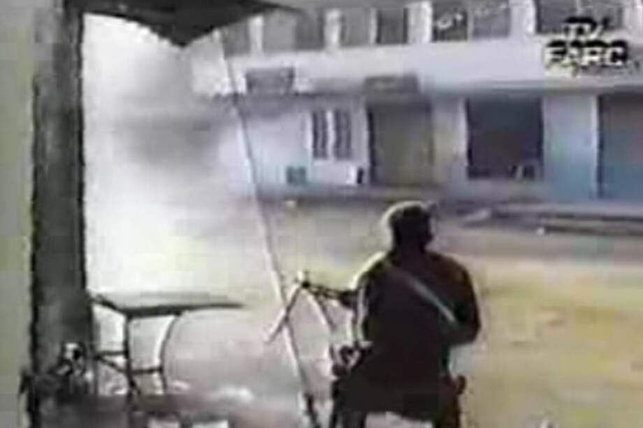 La toma de Mitú / Tomada del video hecho por las Farc