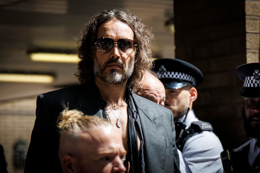 El actor y humorista de 50 años rechazó las acusasciones. Está citado para comparecer por los dos nuevos cargos. EFE/EPA/TOLGA AKMEN