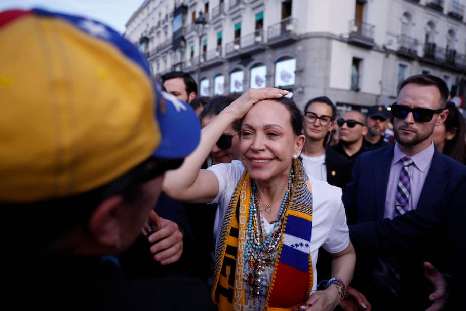 María Corina Machado, la líder opositora venezolana y premio Nobel de la Paz, durante un encuentro con la comunidad de su país en España.