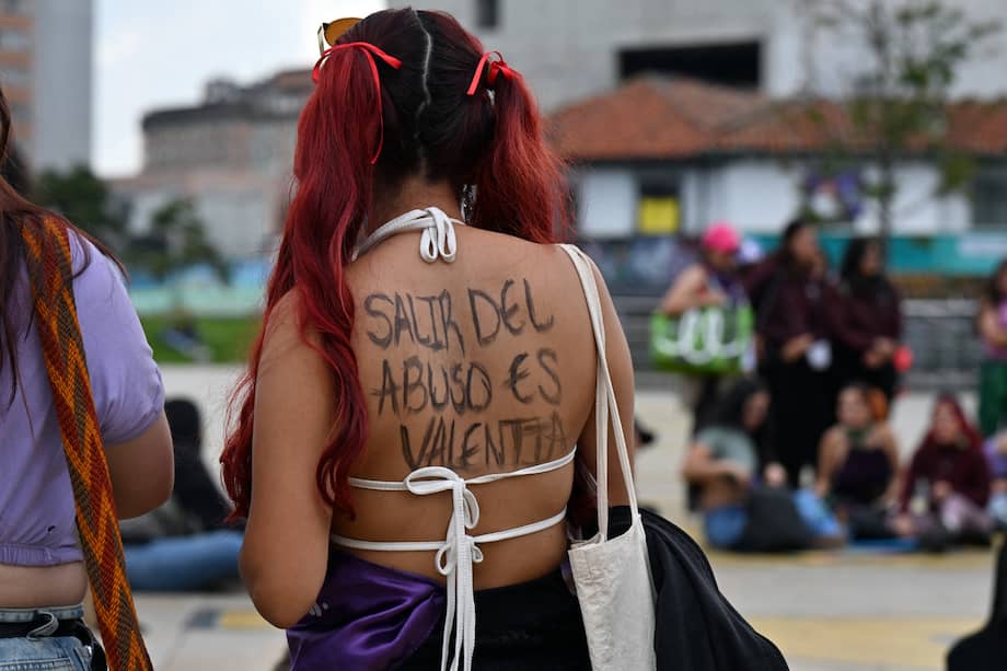 El asesinato de defensoras en Colombia aumentó un 176 % en 2025, según la Defensoría.