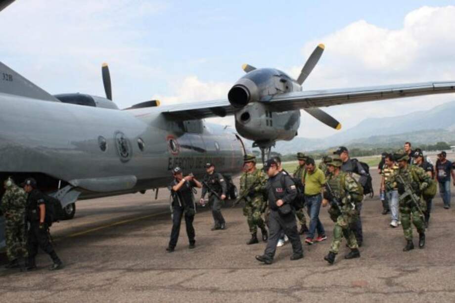 Cárcel para implicados en venta de armas a 'Los Urabeños'