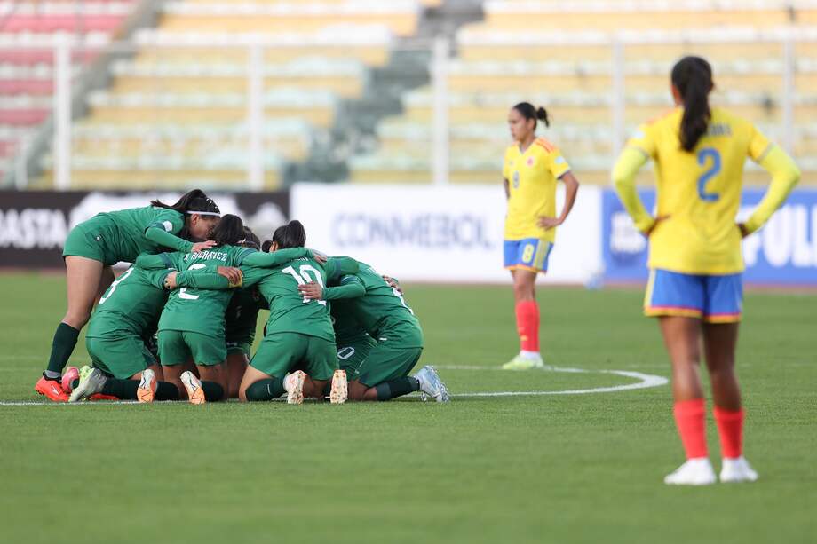 La Tricolor sigue en la cima pese al tropiezo en La Paz, en una jornada que reacomodó la pelea y apretó la disputa por los cupos al Mundial de 2027.