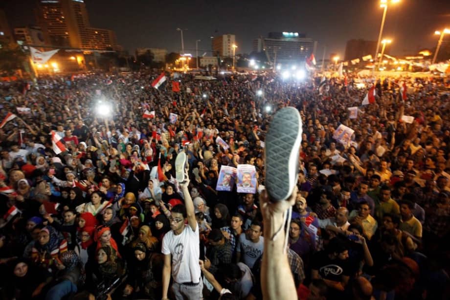 Manifestantes egipcios protestan contra Mohamed Mursi en el Cairo. / EFE